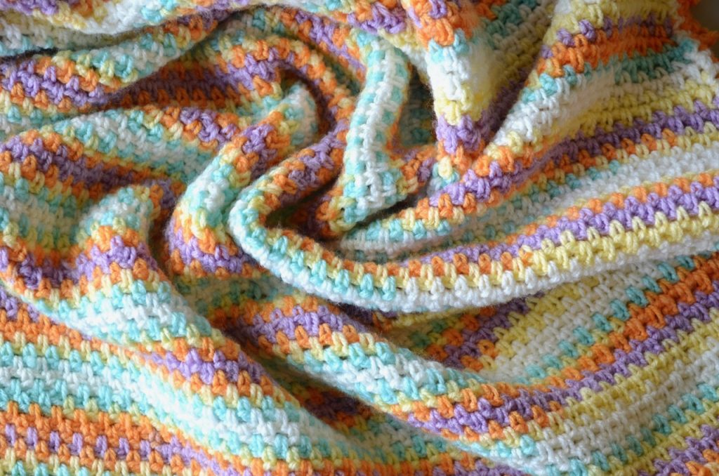 Moss stitch, granite stitch, linen stitch, crochet,  baby blanket, Lionbrand yarns, Lionbrand  ice cream yarns